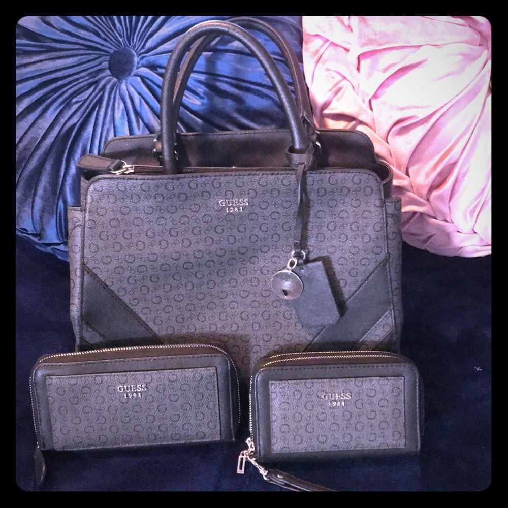 Guess Handbag with 2 matching wallets